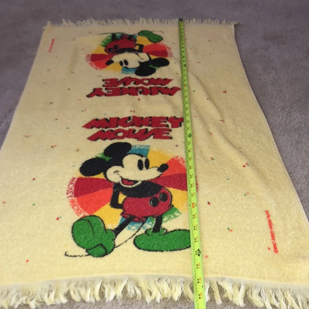 VINTAGE Disney Mickey Mouse Cannon Bath‎ Towel